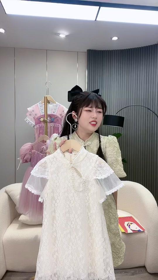 钻姐童装钻你一块钱晚7点开播