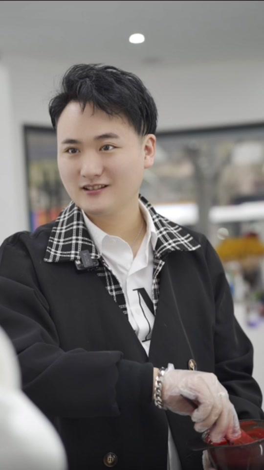 龙小七_龙小七个人资料_龙小七直播间_18183kol_18183网红站