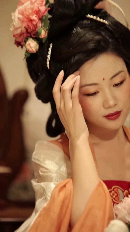 小莉帮忙杨小莉