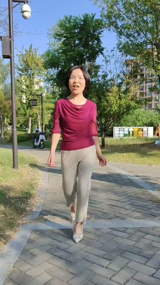 梁子梅姐上午9点半开播