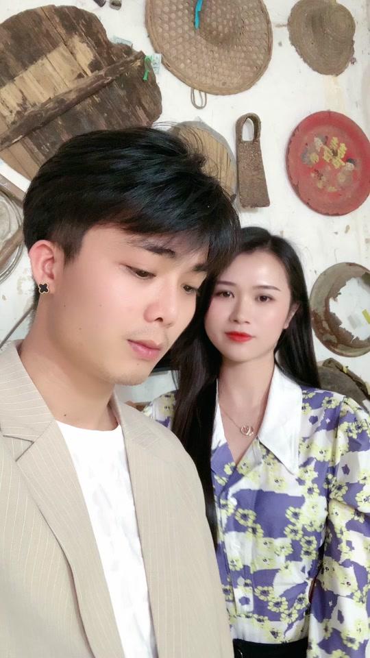 我多想回到家乡,再回到她的身边@表哥(覃进展) @婷不婷婷视频时长:15