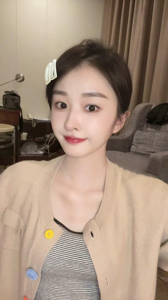 5w视频概览简介:围脖01:王千果 演员～承蒙厚爱7