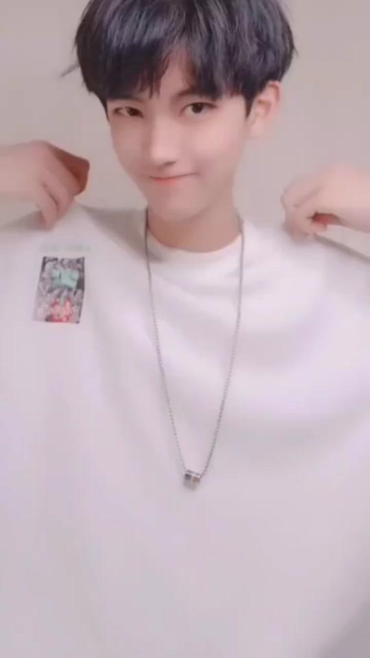 吴玄烨 不愧是我98视频时长:6秒2019/10/03 16:10:160.2w0.