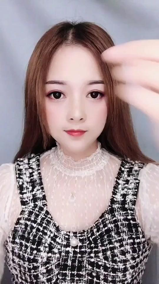 6w视频概览简介:陕西汉中 喜欢化妆,编发 变美7719992799883抖音号