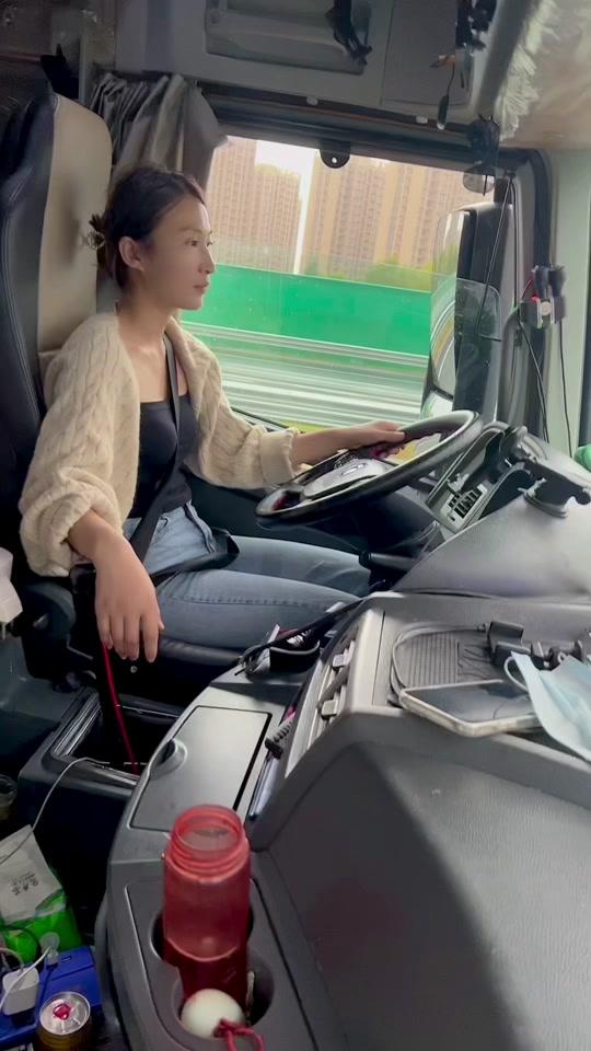 卡车女司机97慧儿(皮皮慧)_卡车女司机97慧儿(皮皮慧)个人资料