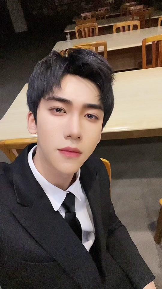 丁泽仁_丁泽仁个人资料_丁泽仁直播间_18183kol_18183网红站