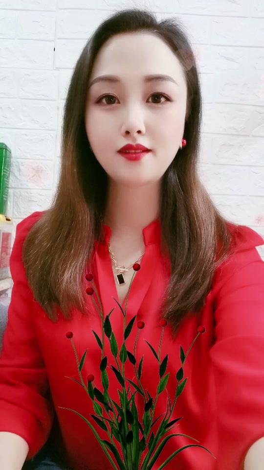 这么伤感的歌曲,你们猜我是怎么笑着拍完的98#还没爱够手势舞视频时